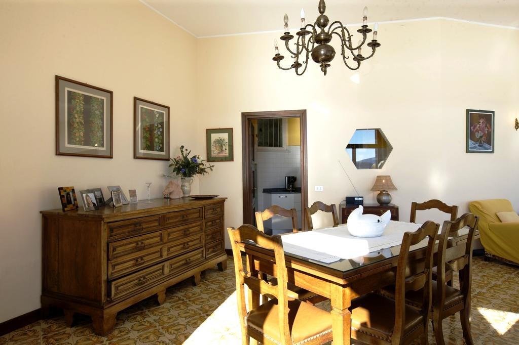Villa Camelia แวร์บาเนีย ภายนอก รูปภาพ