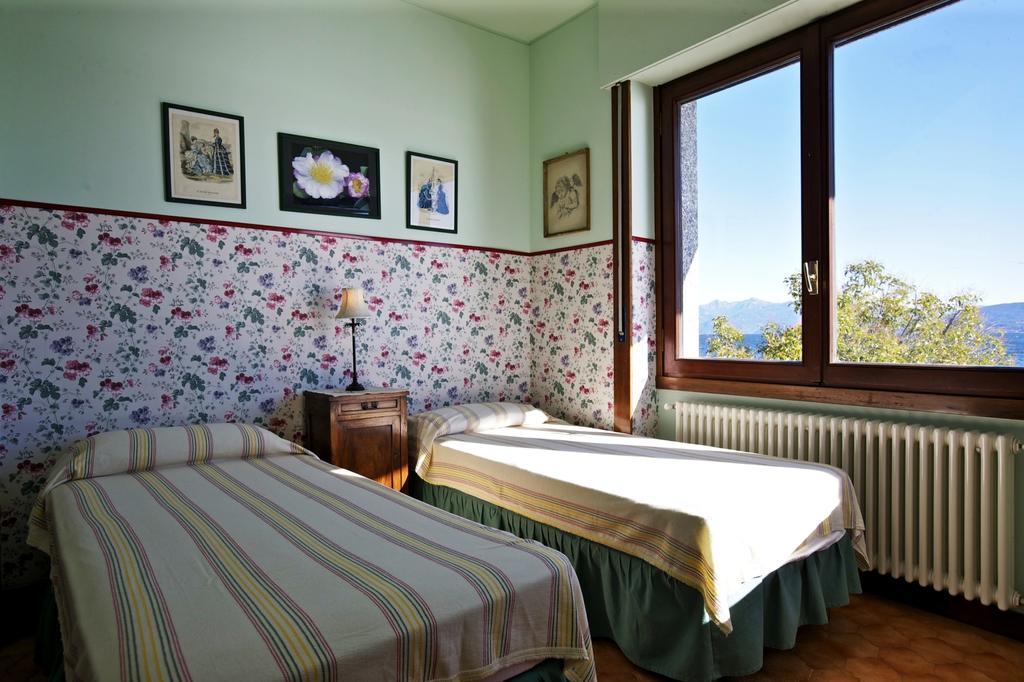 Villa Camelia แวร์บาเนีย ภายนอก รูปภาพ